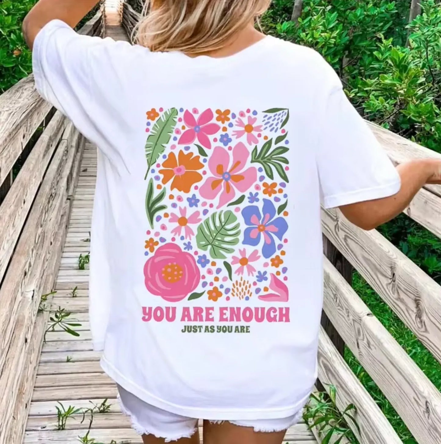 Effortlessly Elegant T-Shirt with a Timeless Design