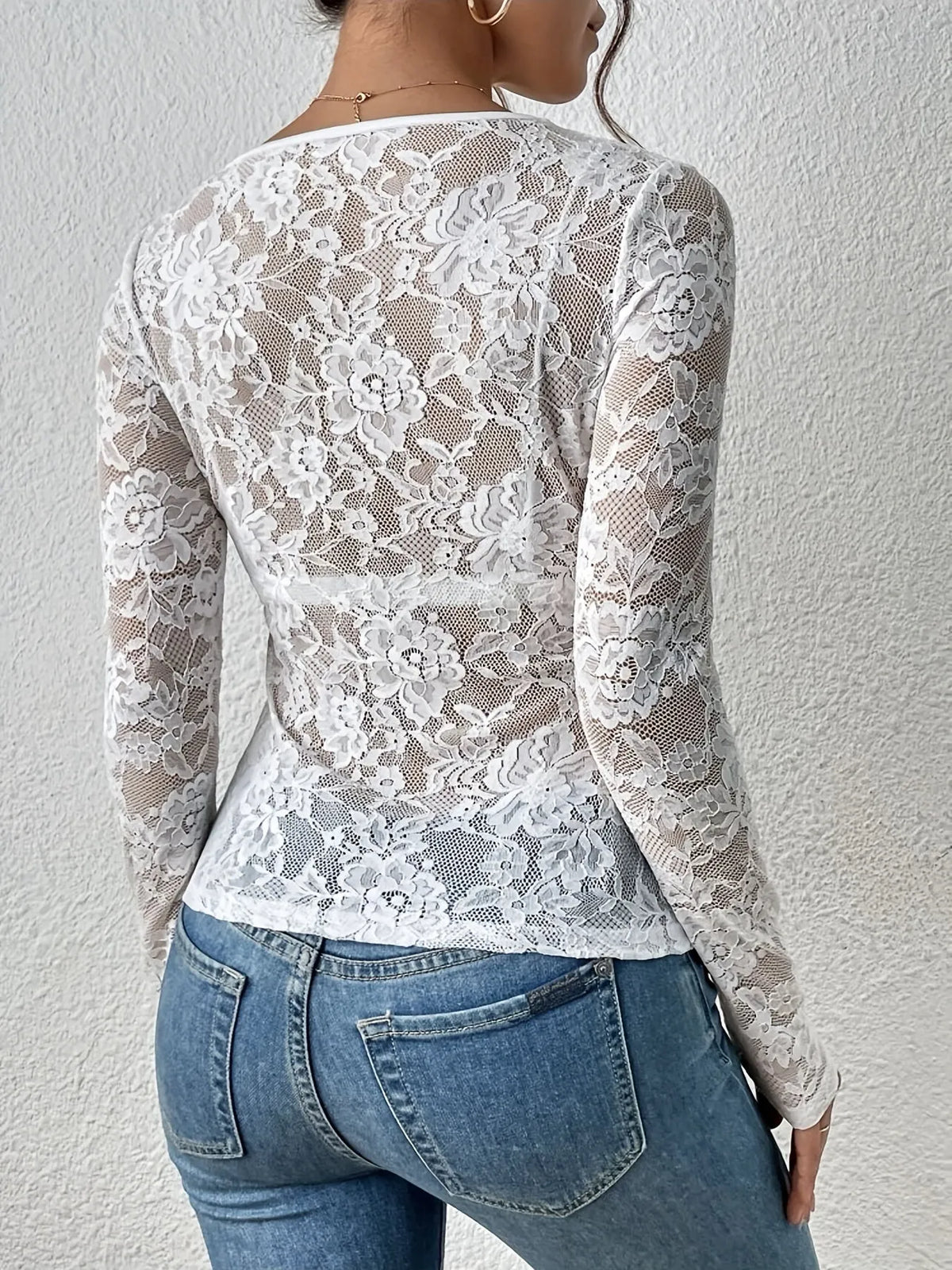 Effortlessly Elegant Shirt with a Timeless Design