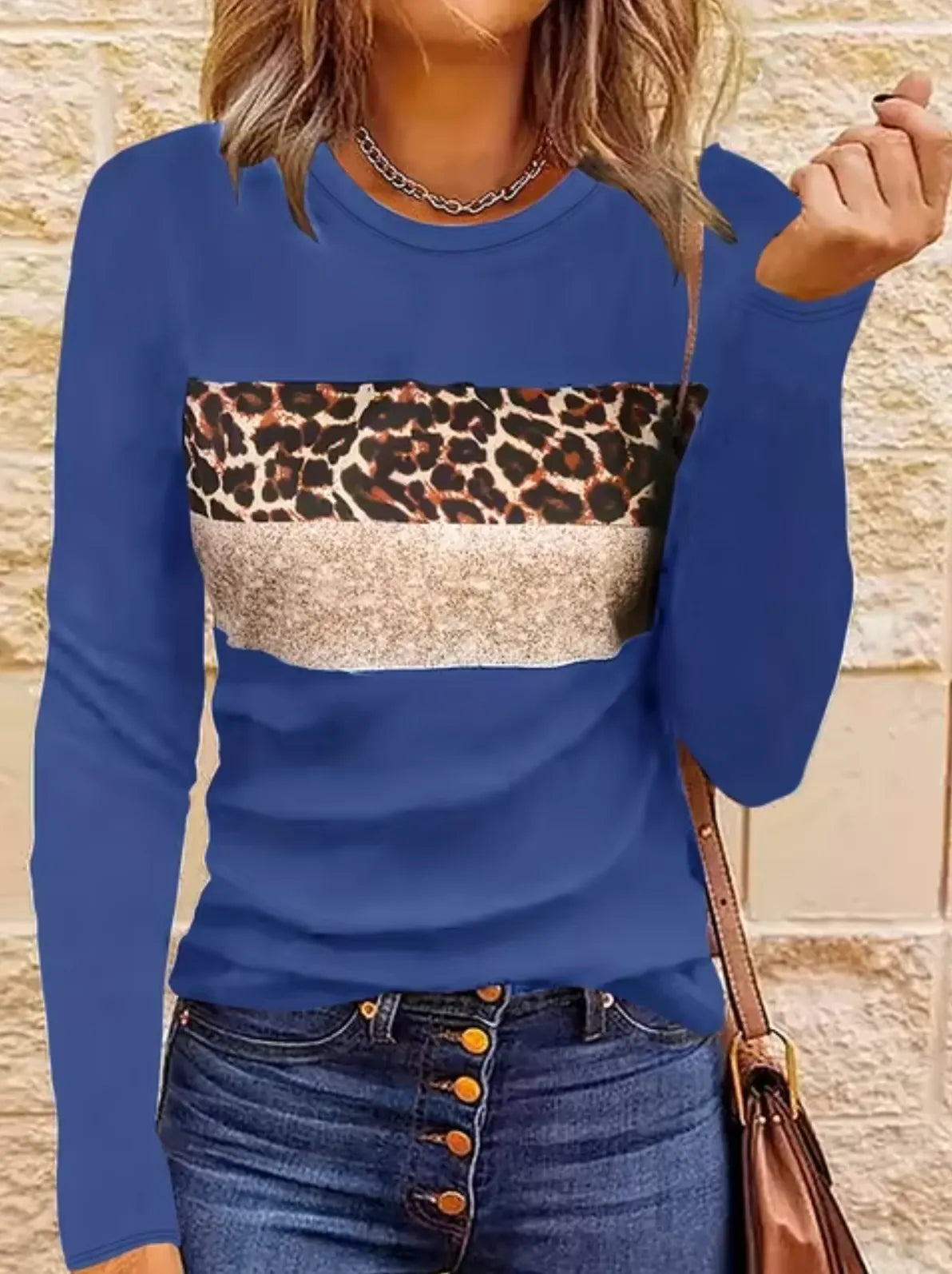 Well Tailored T-Shirt with a Graceful Silhouette