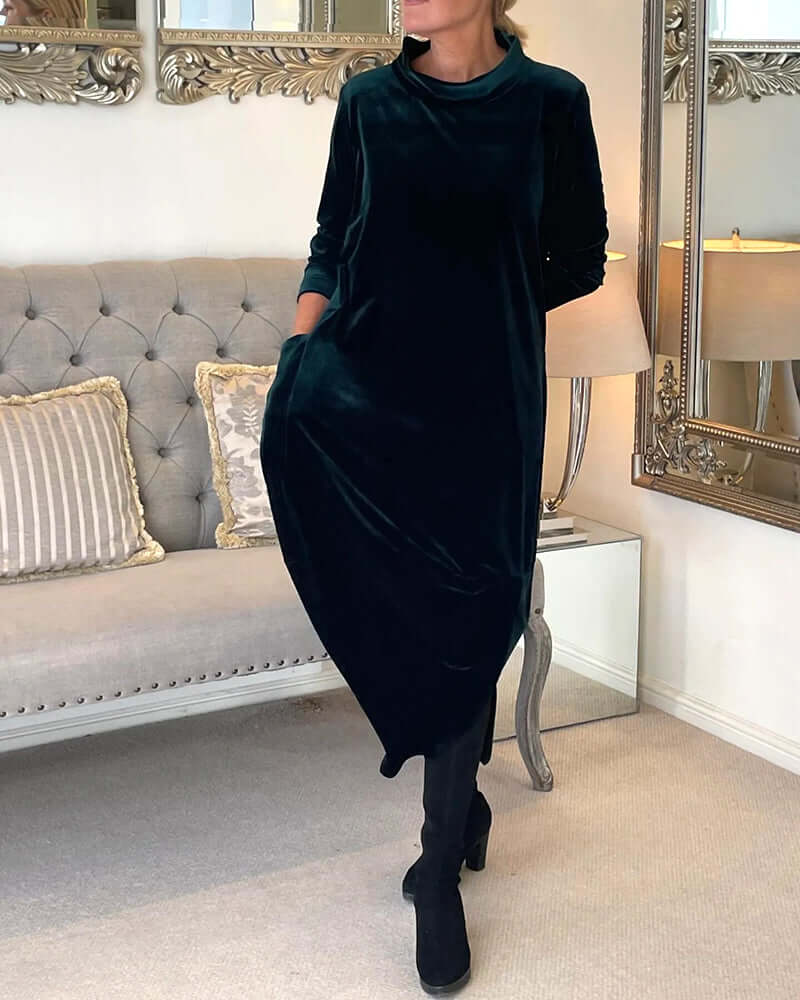 Classic Vintage Dress with a Flattering Fit