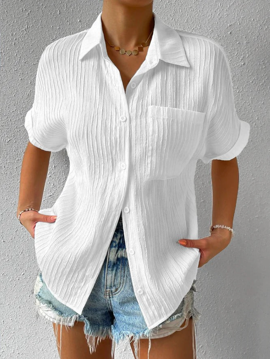 Well Tailored Shirt with a Graceful Silhouette