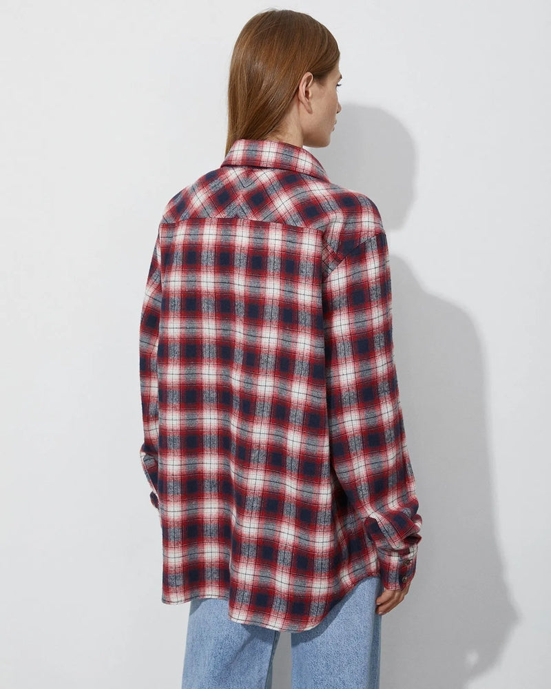 Effortlessly Elegant Shirt with a Timeless Design