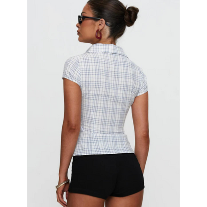 Effortlessly Elegant Shirt with a Timeless Design