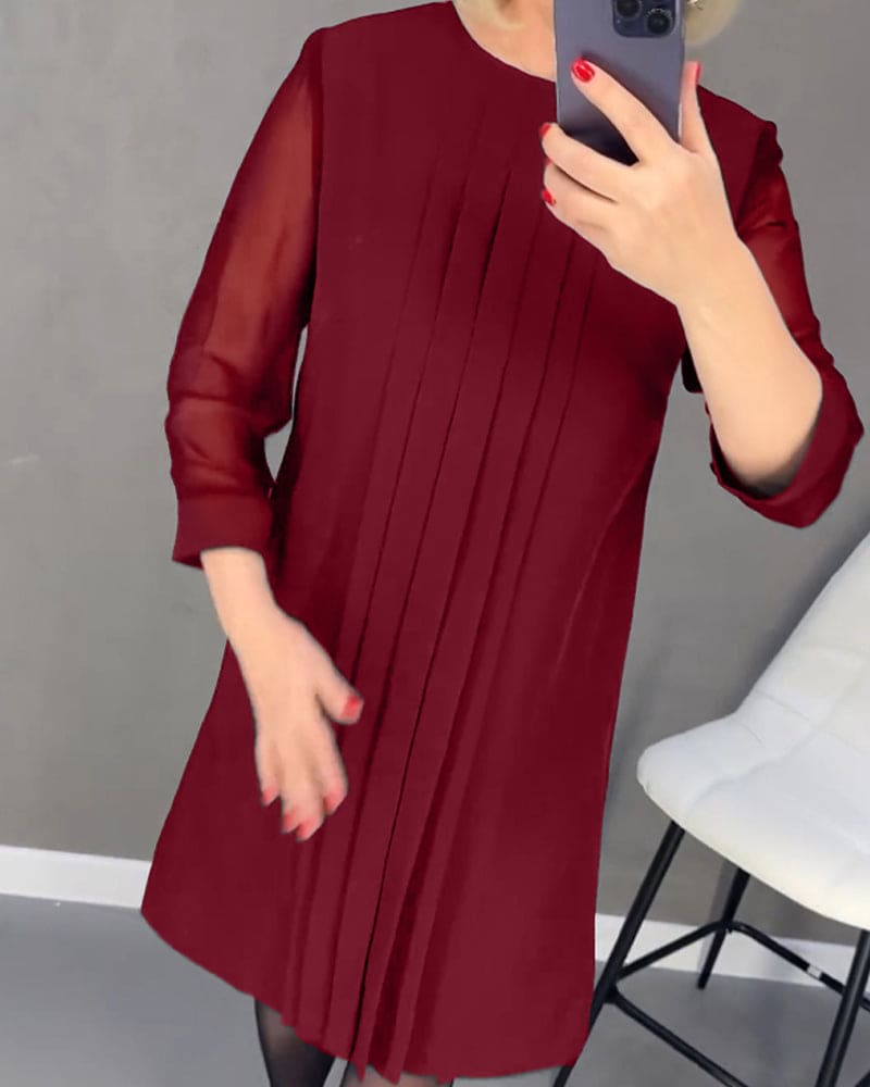 Classic Vintage Dress with a Flattering Fit