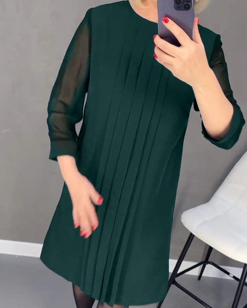 Well Tailored Dress with a Graceful Silhouette