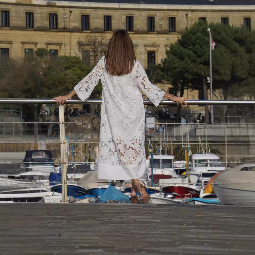 Effortlessly Elegant Dress with a Timeless Design