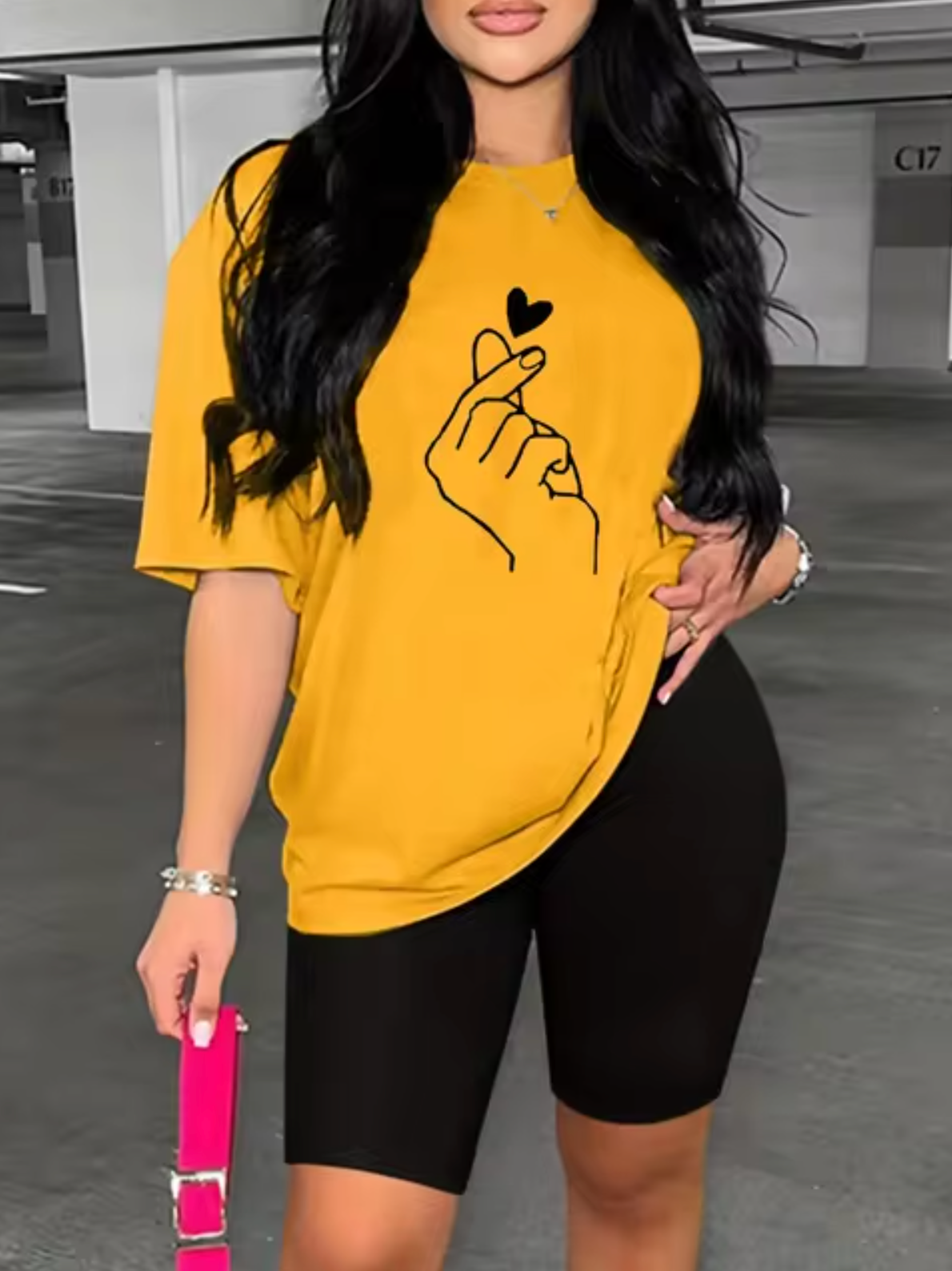 Well Tailored T-Shirt with a Graceful Silhouette