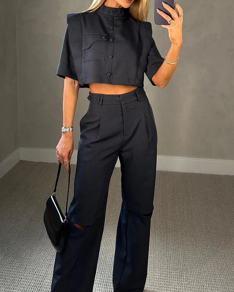 Polished Trousers with an Effortless Classic Look
