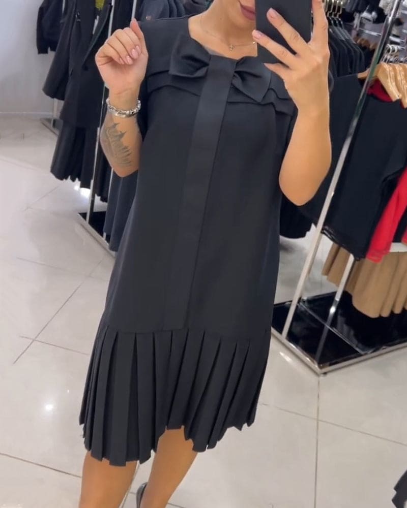 Well Tailored Dress with a Graceful Silhouette