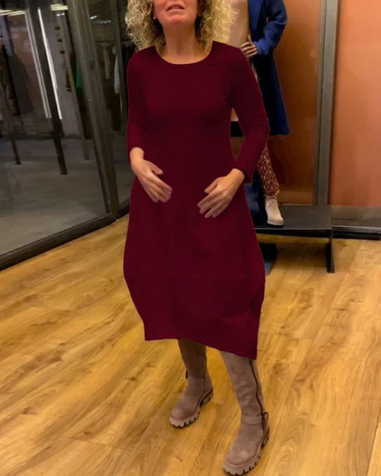 Well Tailored Dress with a Graceful Silhouette