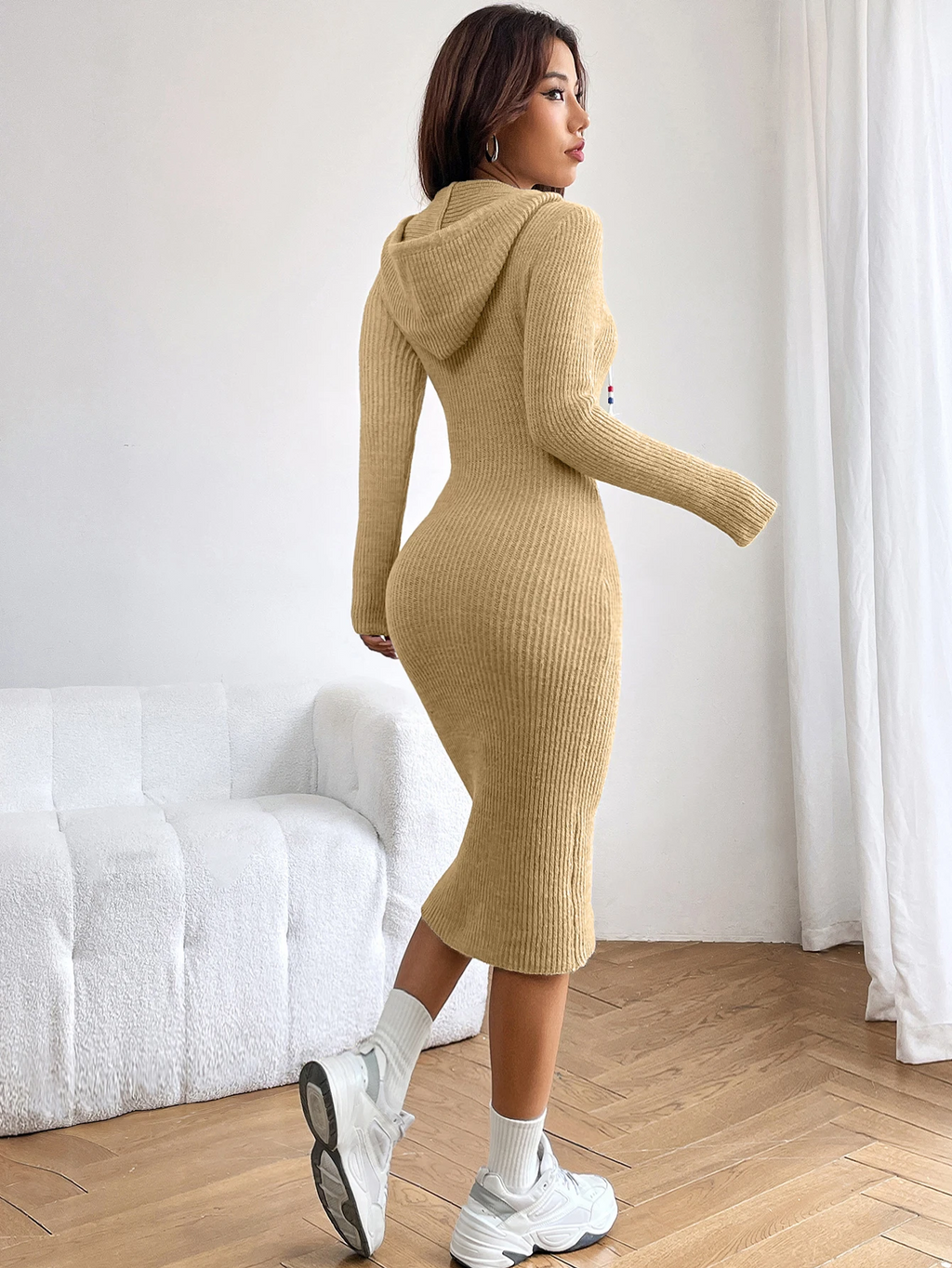 Effortlessly Elegant Dress with a Timeless Design