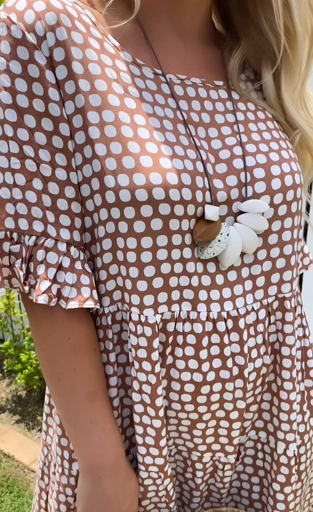 Effortlessly Elegant Dress with a Timeless Design