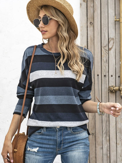Effortlessly Elegant T-Shirt with a Timeless Design