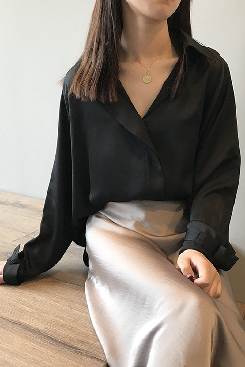 Sophisticated Blouse with a Clean Classic Look