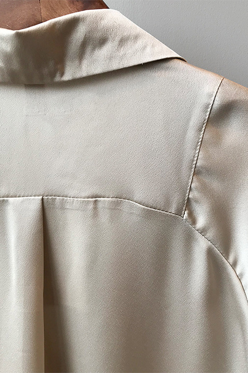 Sophisticated Blouse with a Clean Classic Look