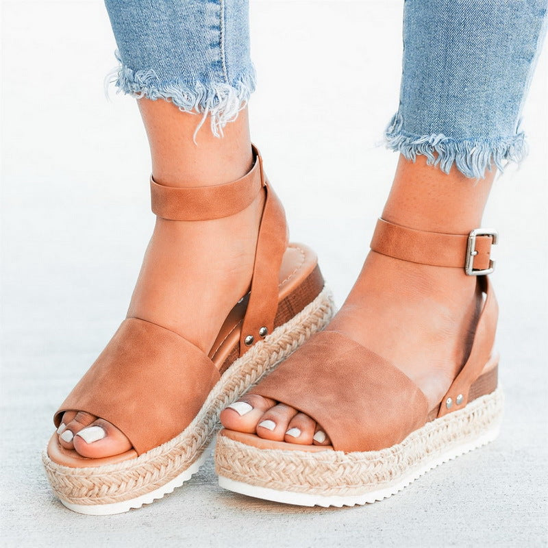 Chic Orthopedic Sandals with Unique Design