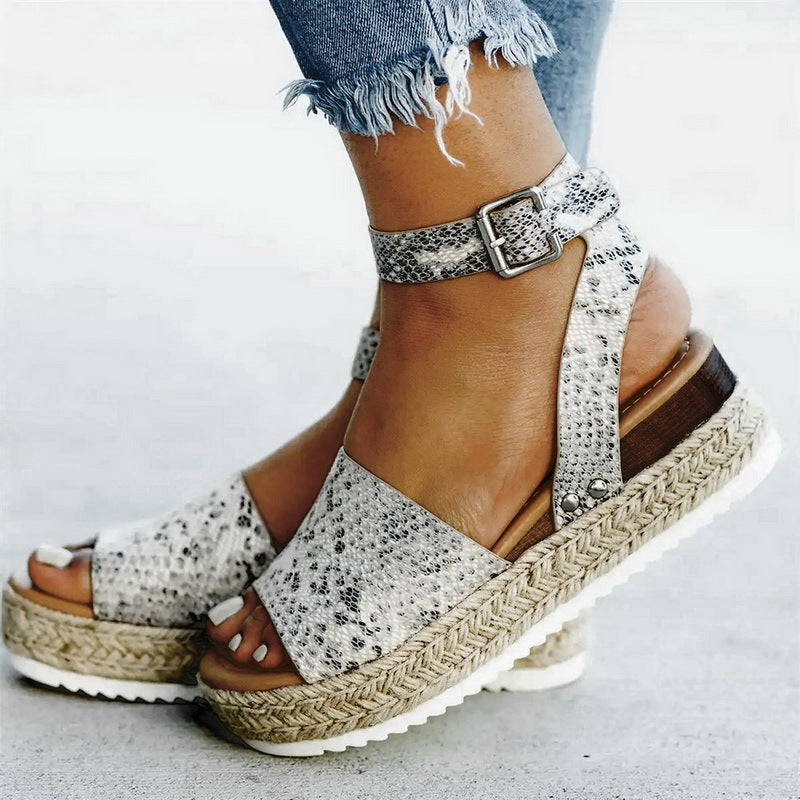 Chic Orthopedic Sandals with Unique Design
