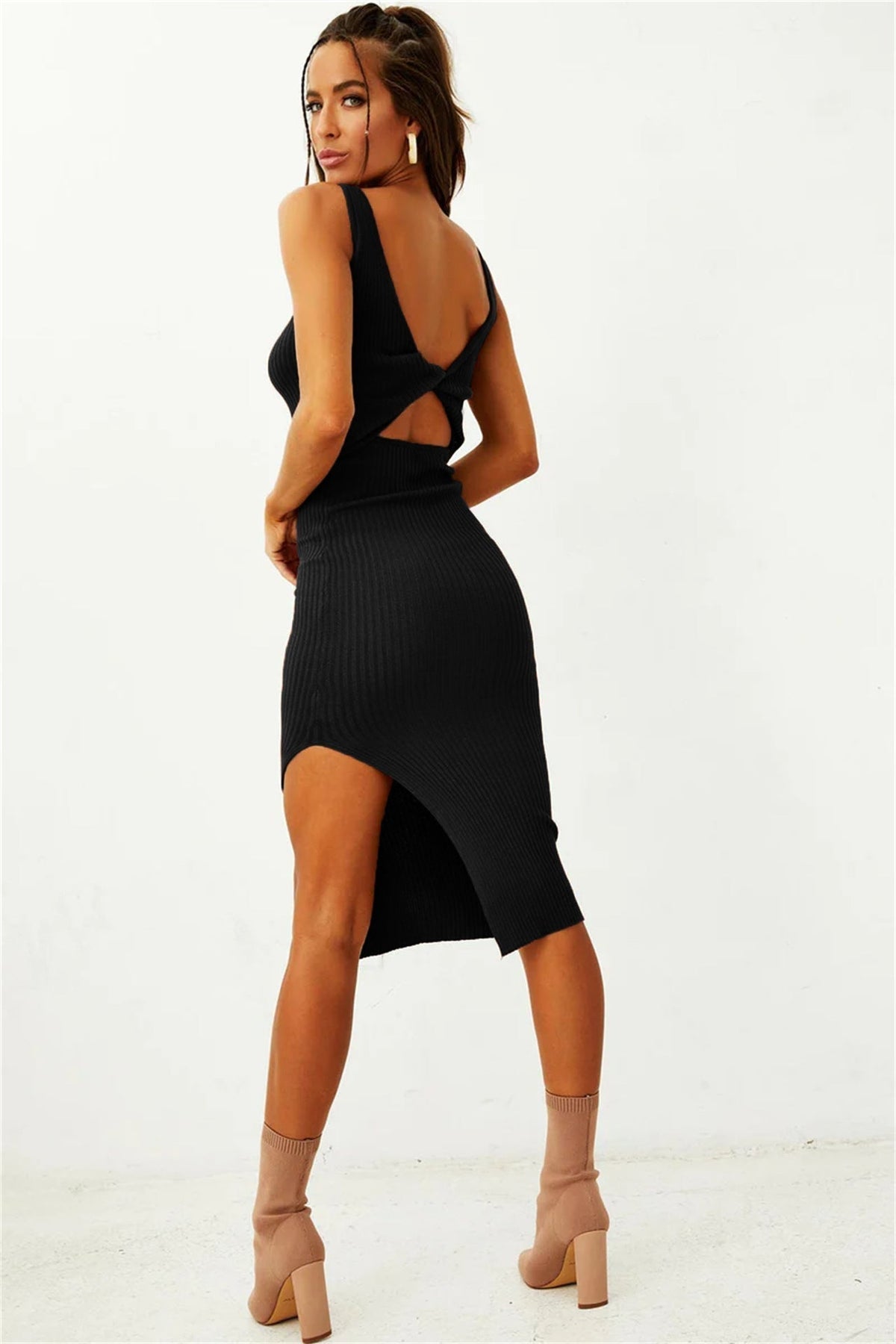 Effortlessly Elegant Dress with a Timeless Design