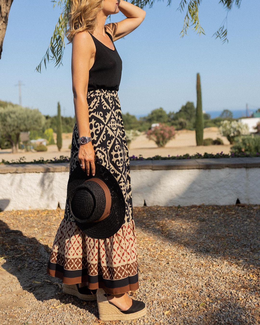 Gracefully Styled Dress for Any Occasion