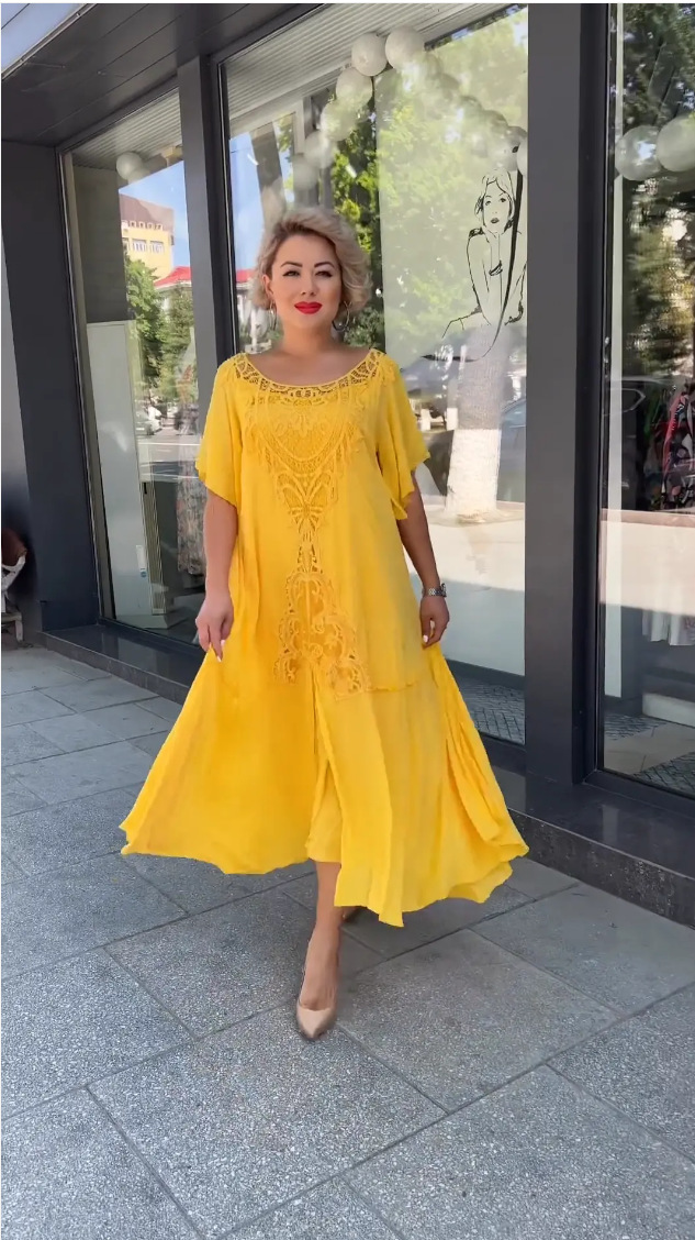 Classic Vintage Dress with a Flattering Fit