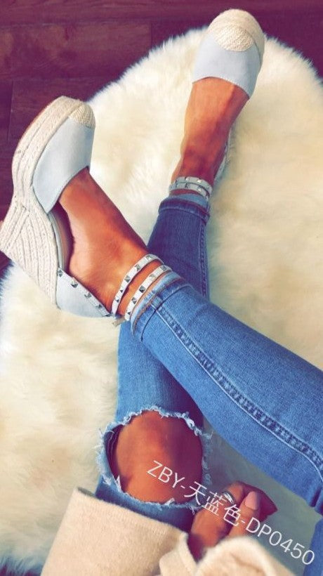 Graceful Orthopedic Sandals for Modern Look