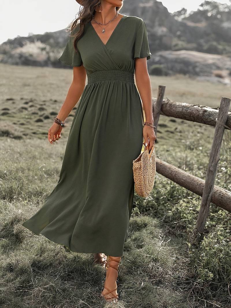 Gracefully Styled Dress for Any Occasion