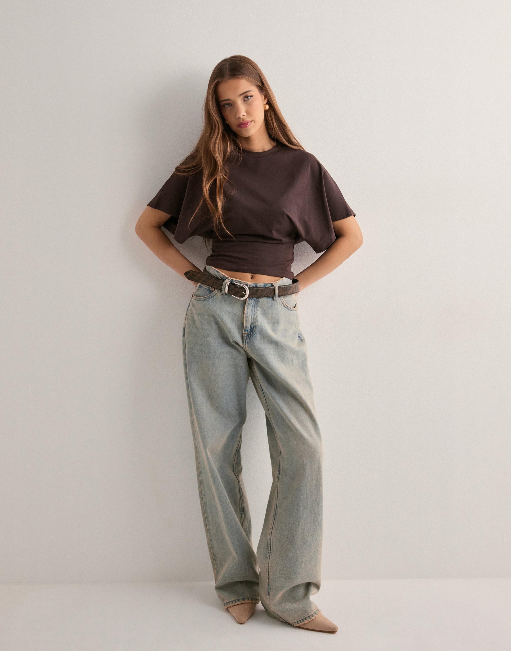 Effortlessly Elegant T-Shirt with a Timeless Design