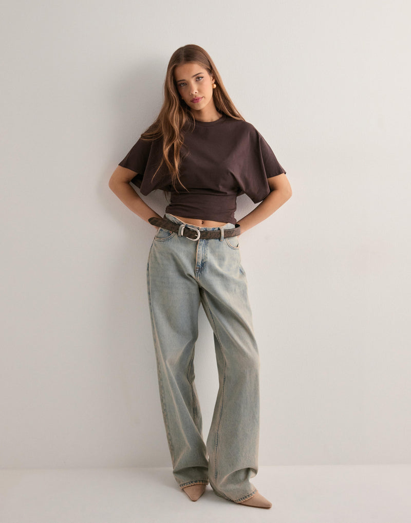 Effortlessly Elegant T-Shirt with a Timeless Design