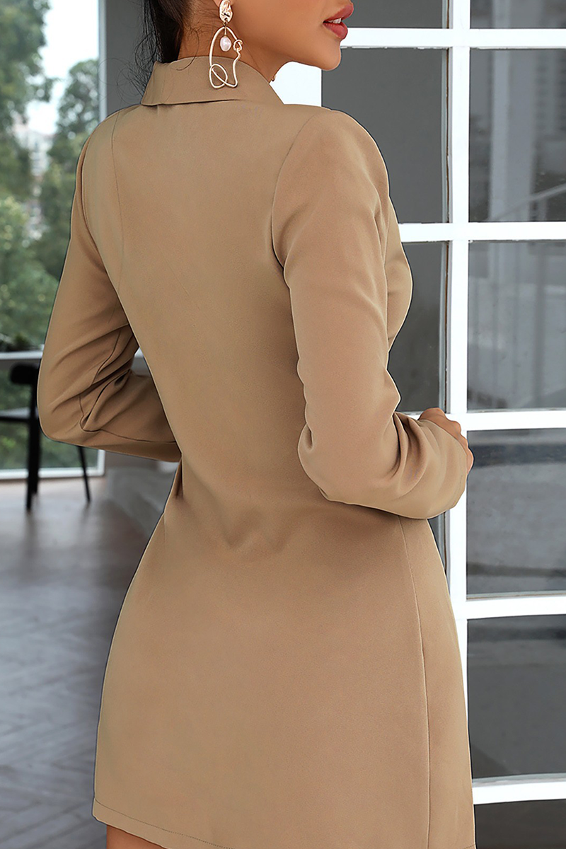 Well Tailored Dress with a Graceful Silhouette
