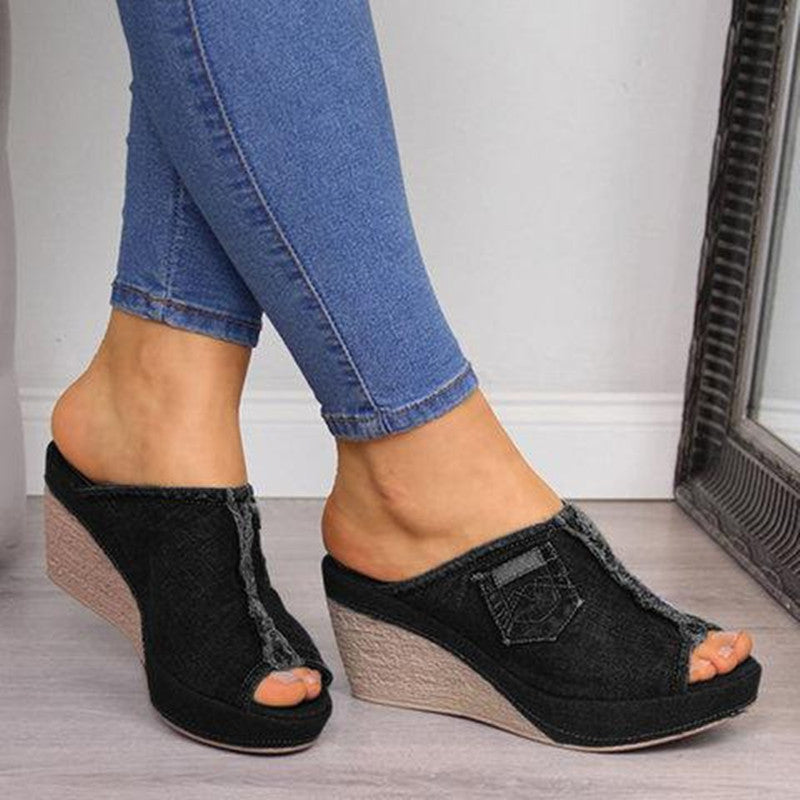 Graceful Orthopedic Sandals for Modern Look