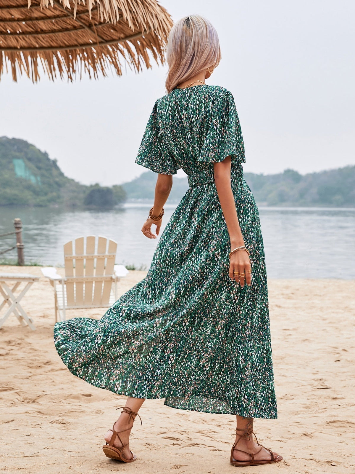 Classic Vintage Dress with a Flattering Fit