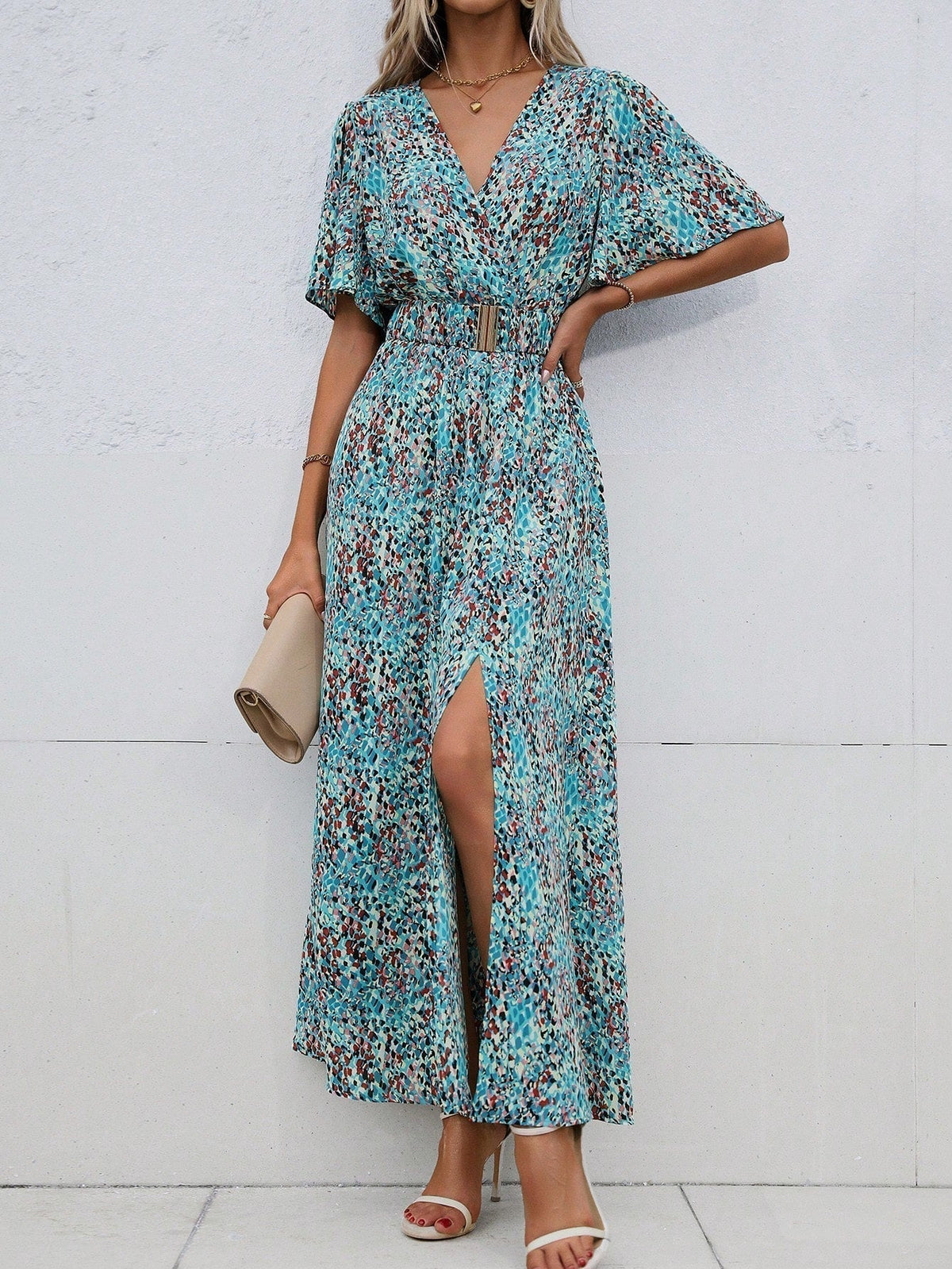 Classic Vintage Dress with a Flattering Fit