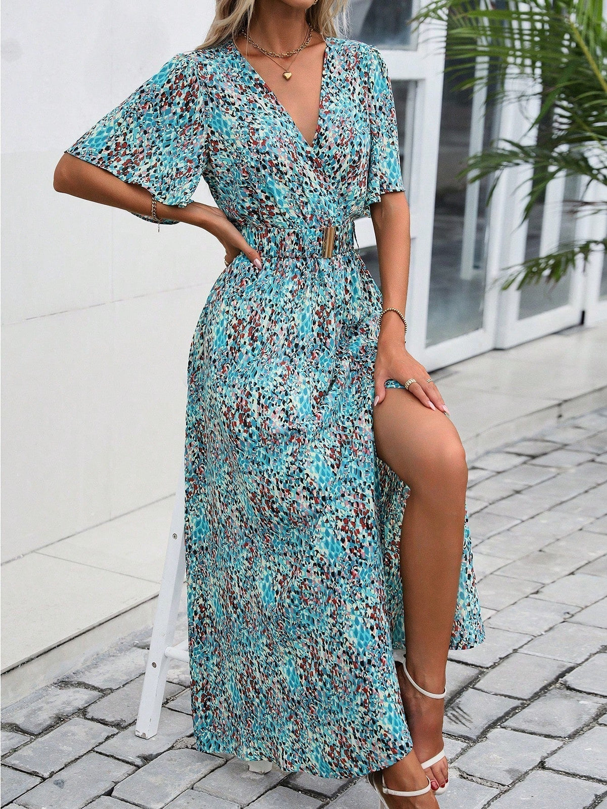 Classic Vintage Dress with a Flattering Fit