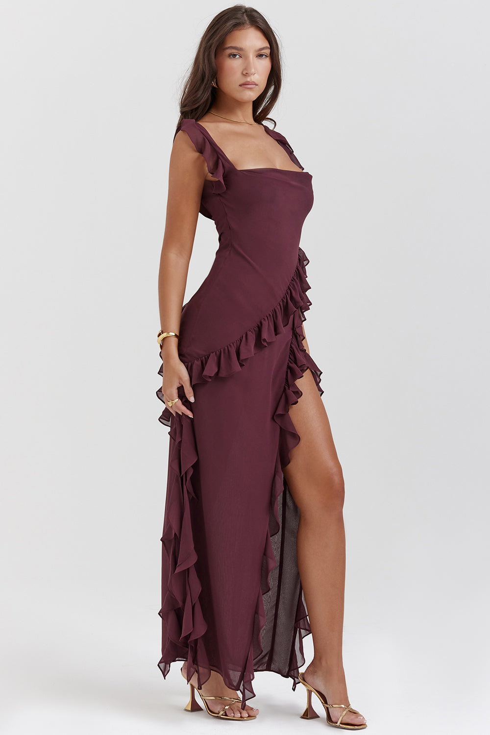 Well Tailored Dress with a Graceful Silhouette