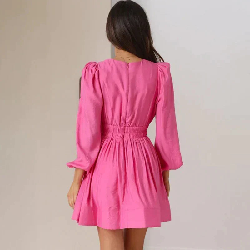 Well Tailored Dress with a Graceful Silhouette