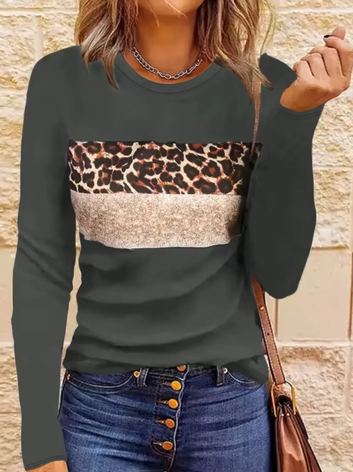 Well Tailored T-Shirt with a Graceful Silhouette