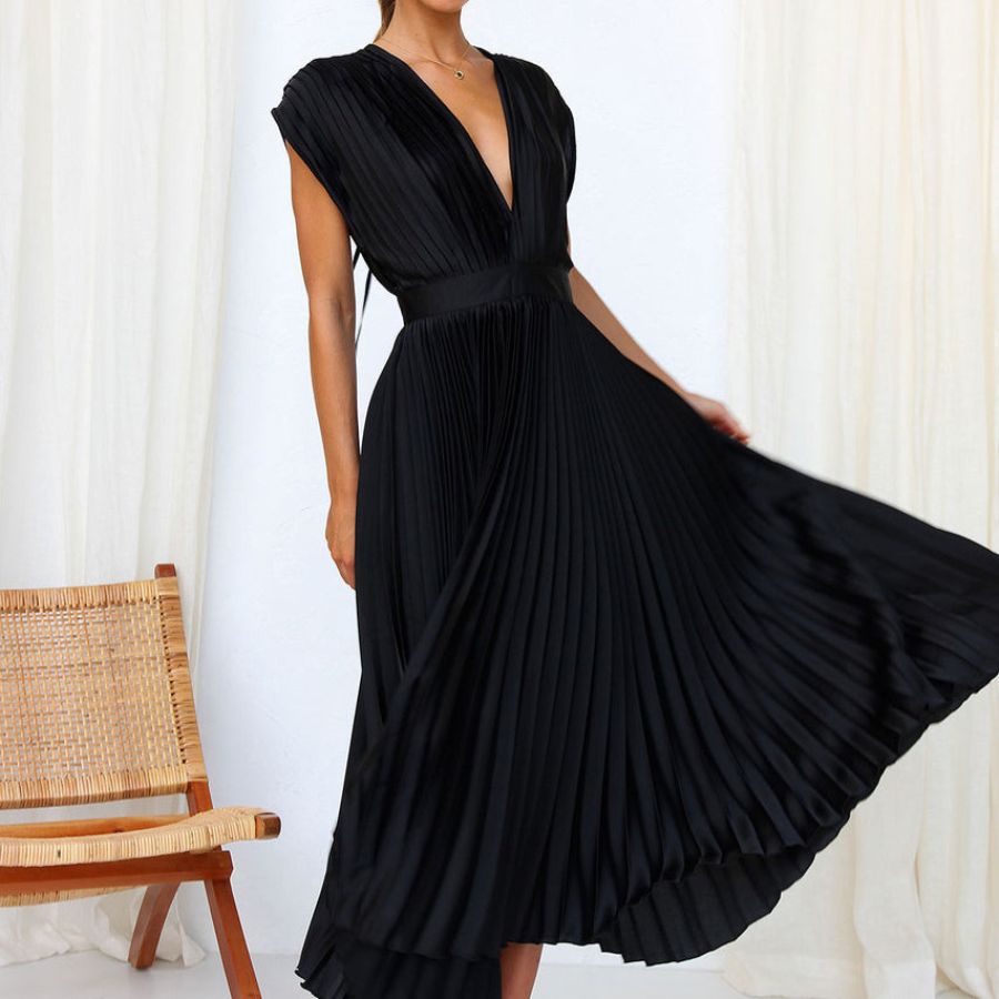 Classic Vintage & Enduringly Stylish Dress