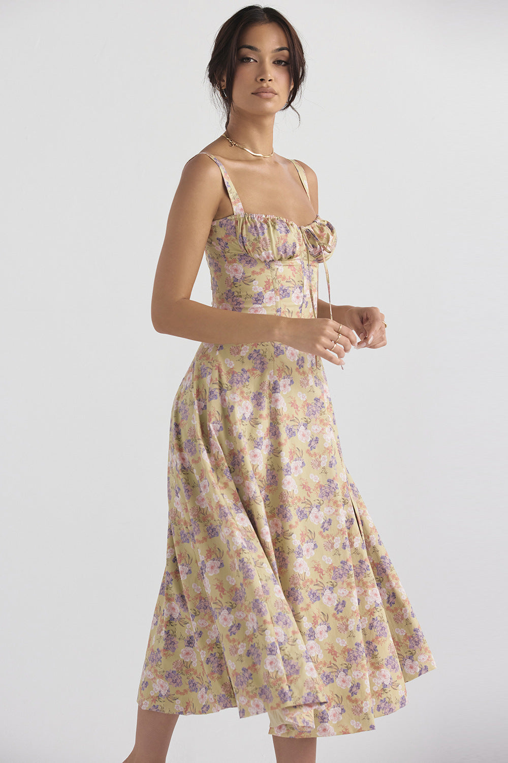 Gracefully Styled Dress for Any Occasion