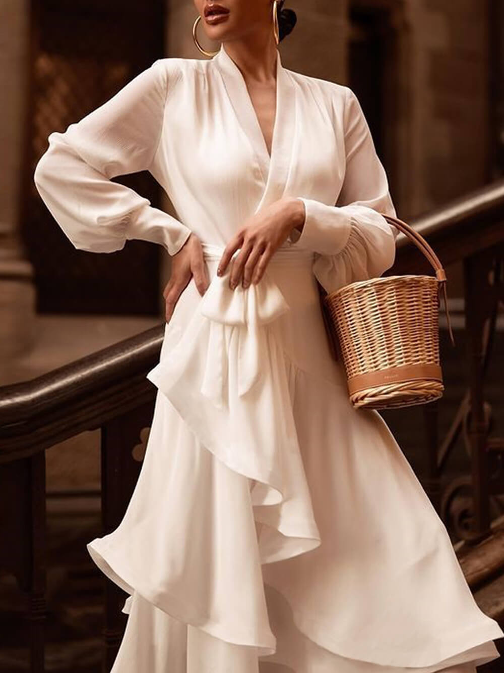 Beautifully Finished Dress in a Timeless Design