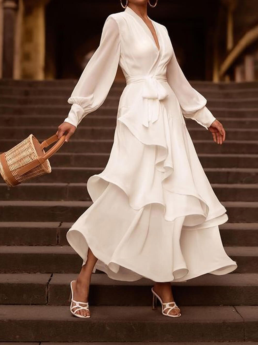Beautifully Finished Dress in a Timeless Design