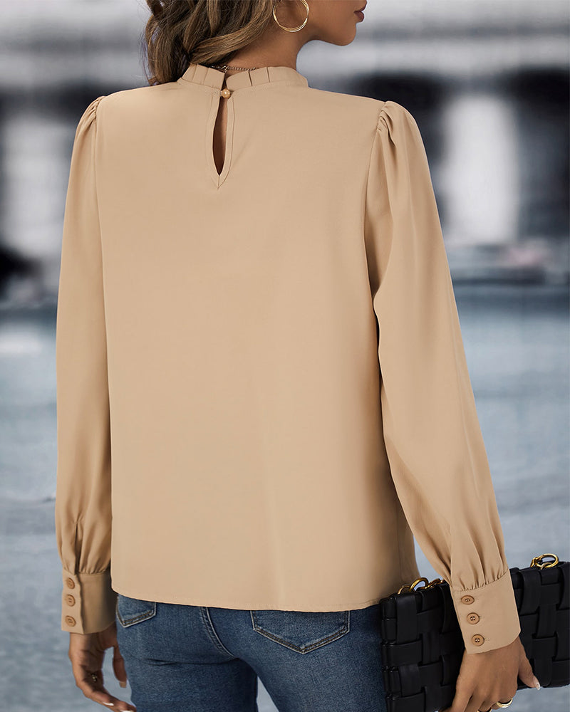 Effortlessly Elegant Blouse with a Timeless Design