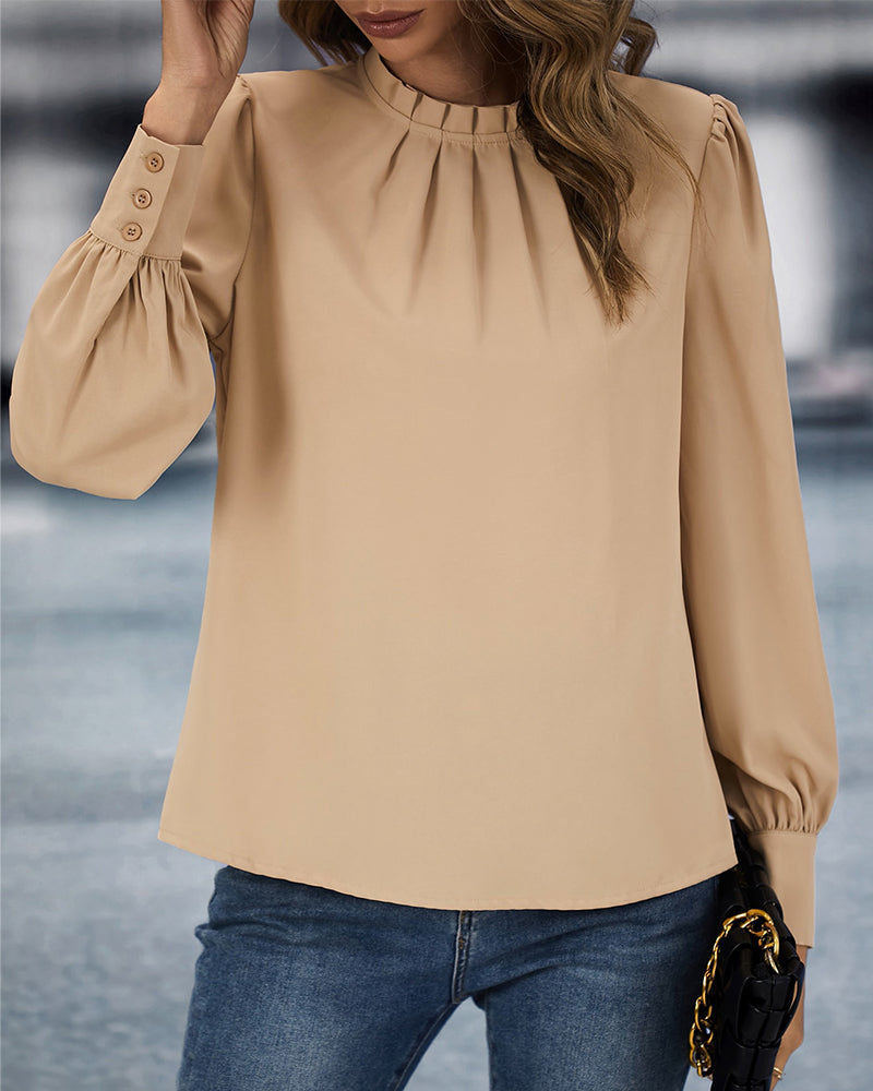 Effortlessly Elegant Blouse with a Timeless Design