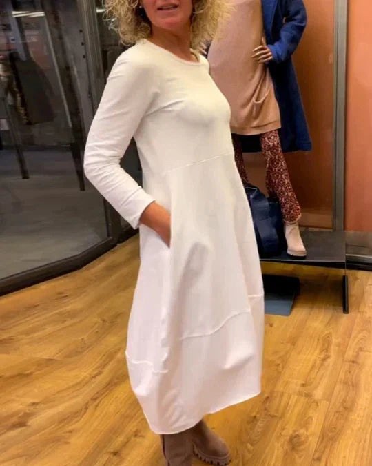 Effortlessly Elegant Dress with a Timeless Design