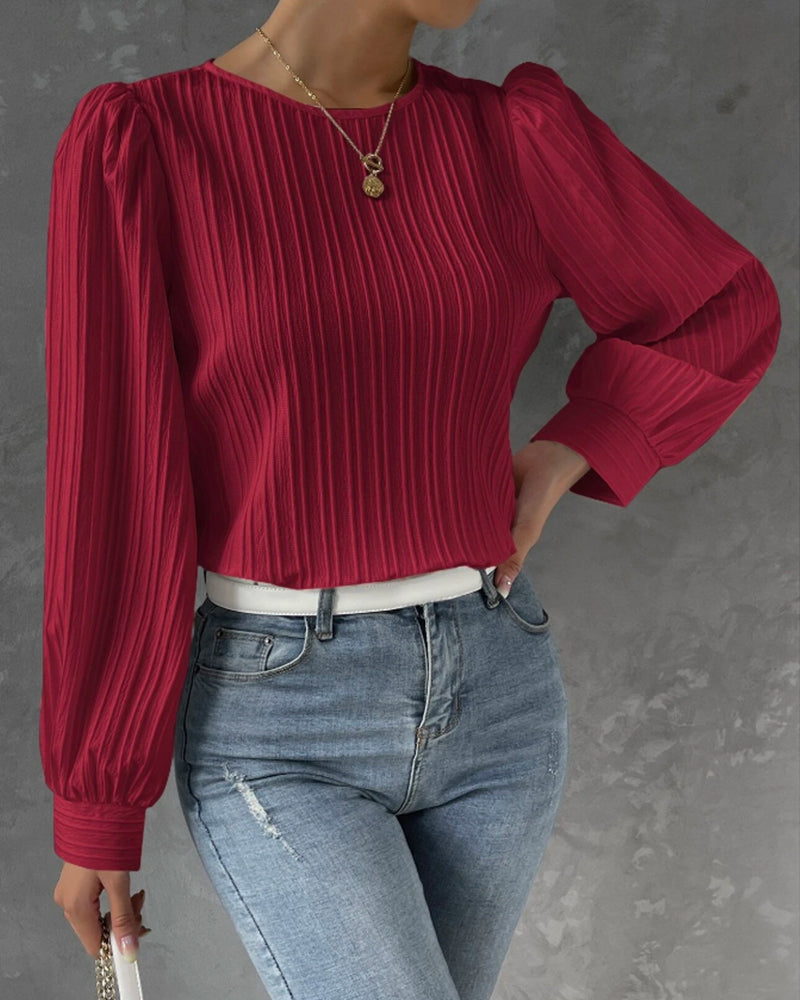 Effortlessly Elegant Blouse with a Timeless Design
