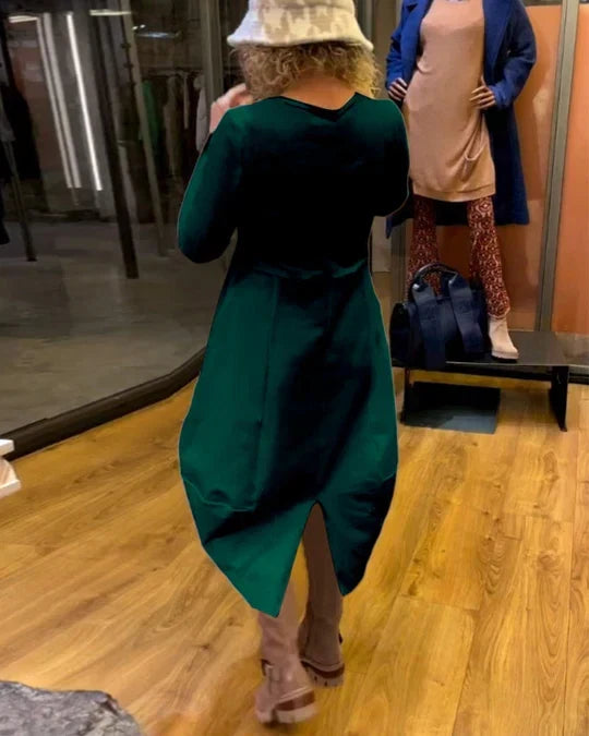 Well Tailored Dress with a Graceful Silhouette