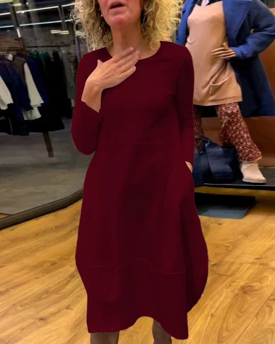 Effortlessly Elegant Dress with a Timeless Design