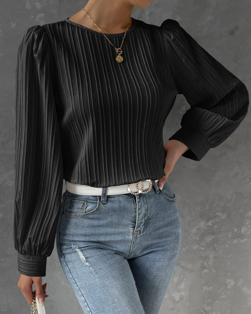 Effortlessly Elegant Blouse with a Timeless Design