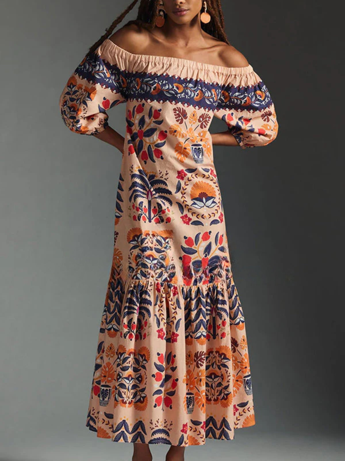 Effortlessly Elegant Dress with a Timeless Design