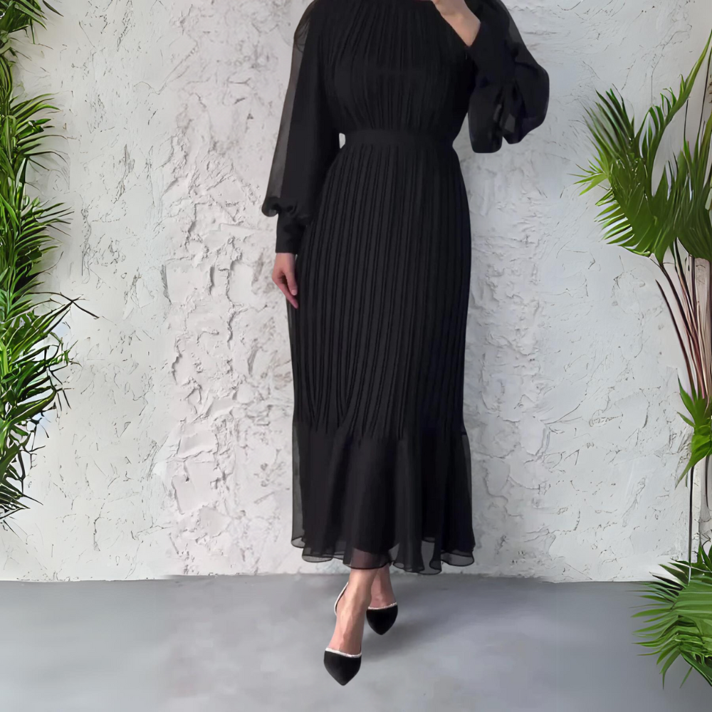 Classic Vintage Dress with a Flattering Fit
