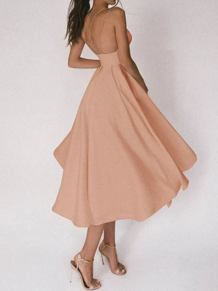 Beautifully Finished Dress in a Timeless Design